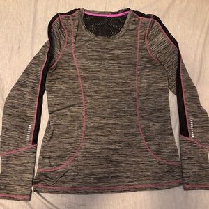 Women's Heathered Gray Long Sleeve Top